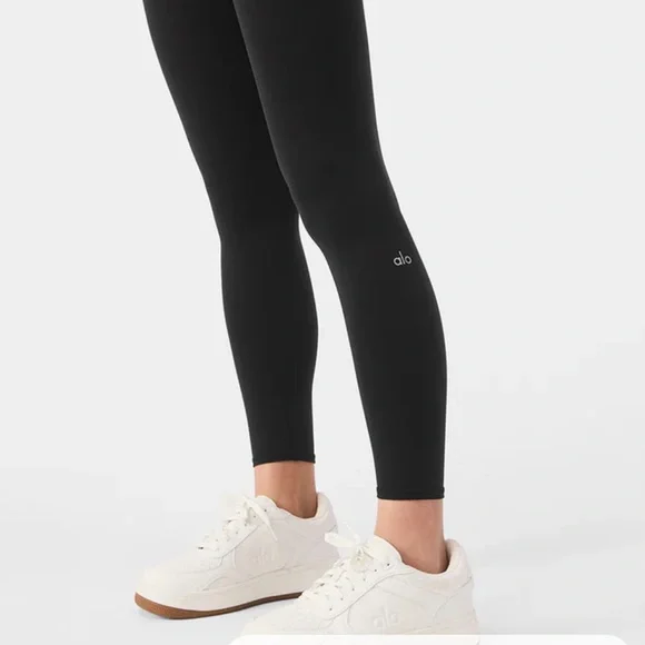 Alo Airlift Leggings - Picture 5 of 12